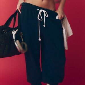 FLUTTER CROPPED JO IN MIDNIGHT NAVY